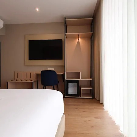 Hotel Oporto Fly 4*
