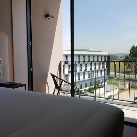 Oporto Fly Hotel Maía