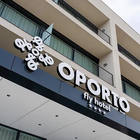 호텔 Oporto Fly 4*