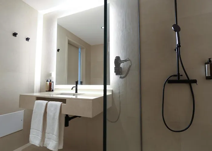 Oporto Fly Hotel Maía