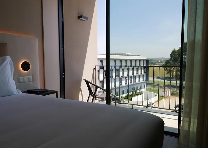 Oporto Fly Hotel Maía